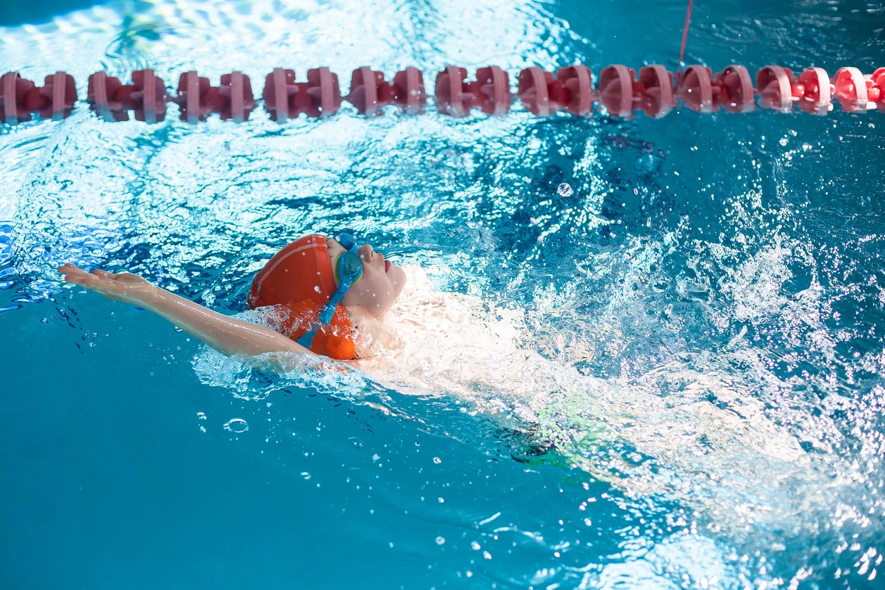 Dive into Summer: Kwiktonenovi’s Guide to Swimming Success